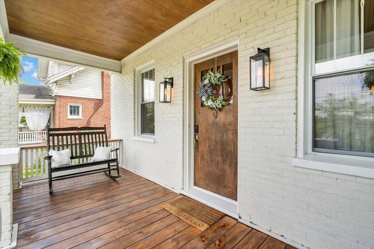 1142 Winona AVE SW - Photo 6