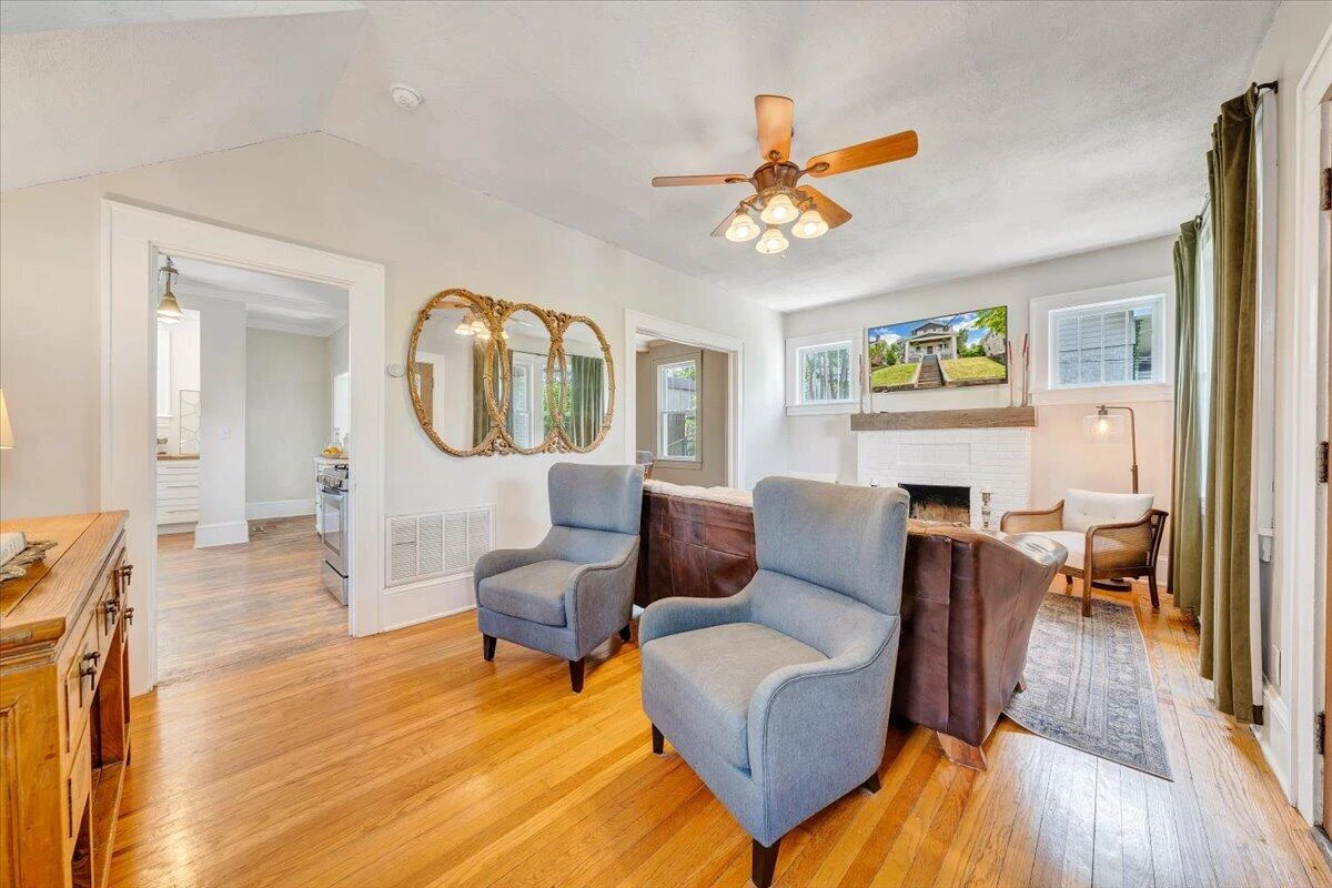 1142 Winona AVE SW - Photo 8