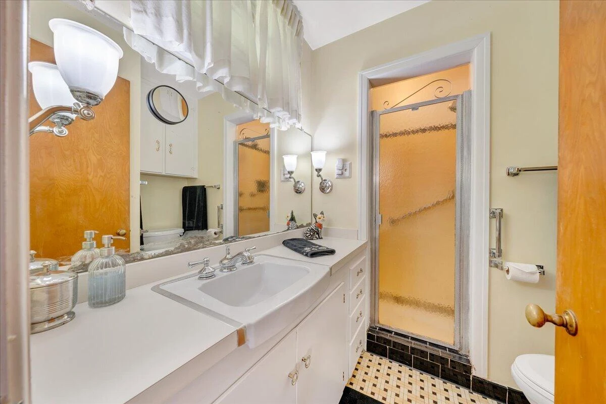 2716 Deerfield RD SW - Photo 11