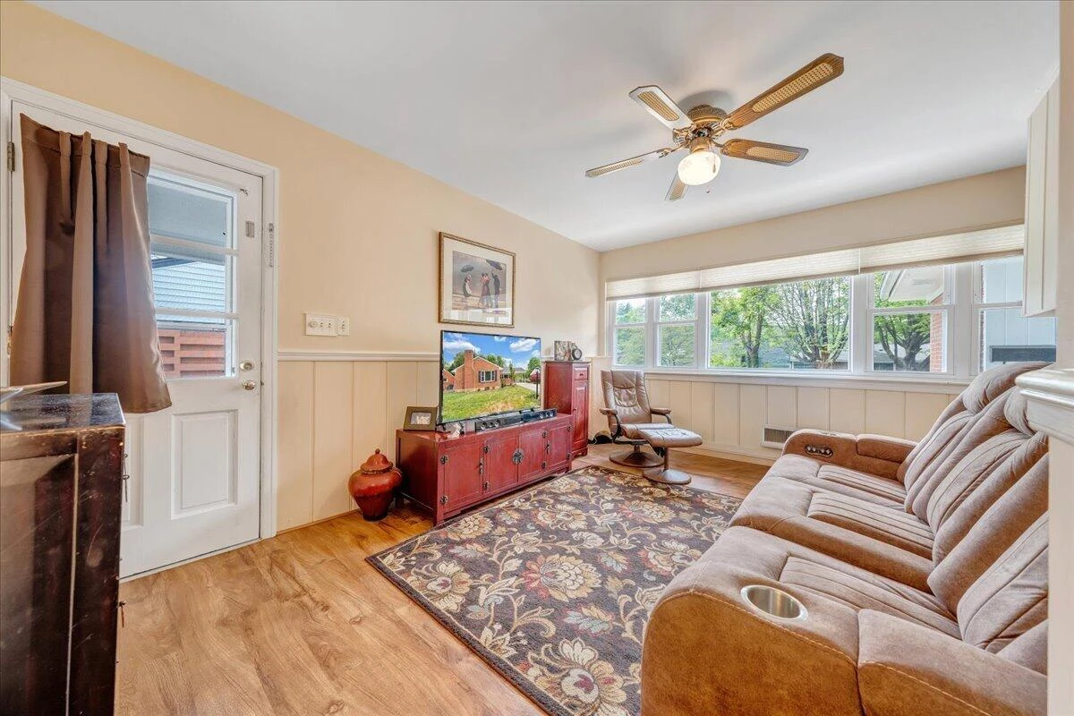 2716 Deerfield RD SW - Photo 13