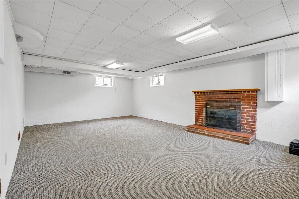 2716 Deerfield RD SW - Photo 16