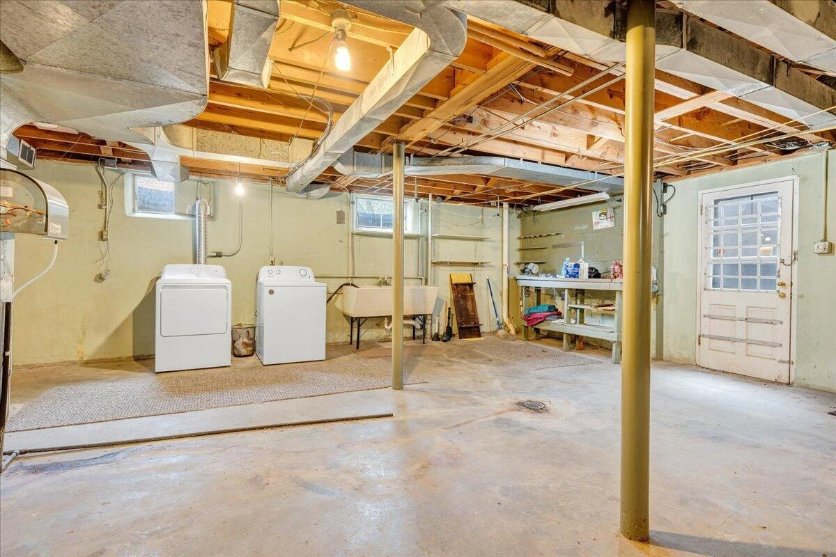 2716 Deerfield RD SW - Photo 19
