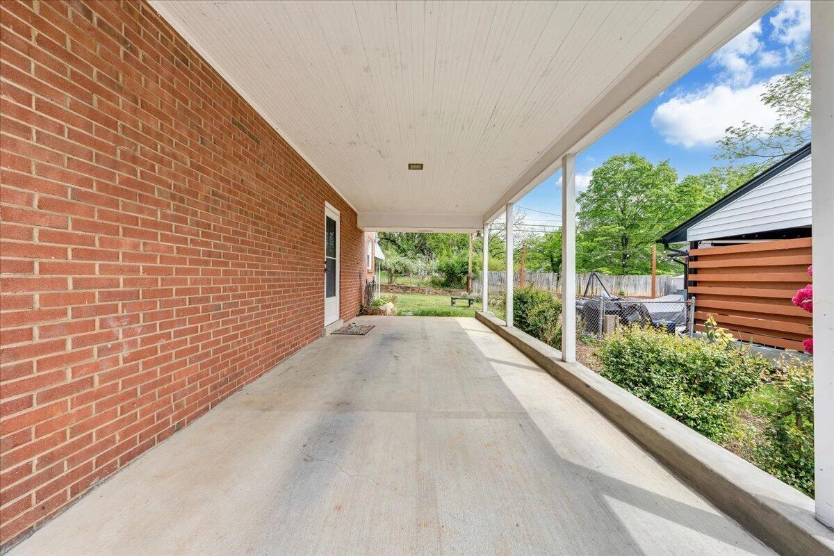 2716 Deerfield RD SW - Photo 25