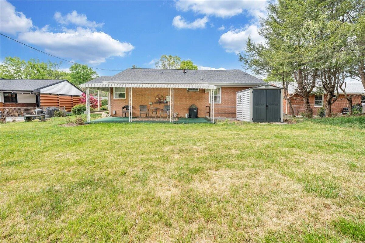 2716 Deerfield RD SW - Photo 26