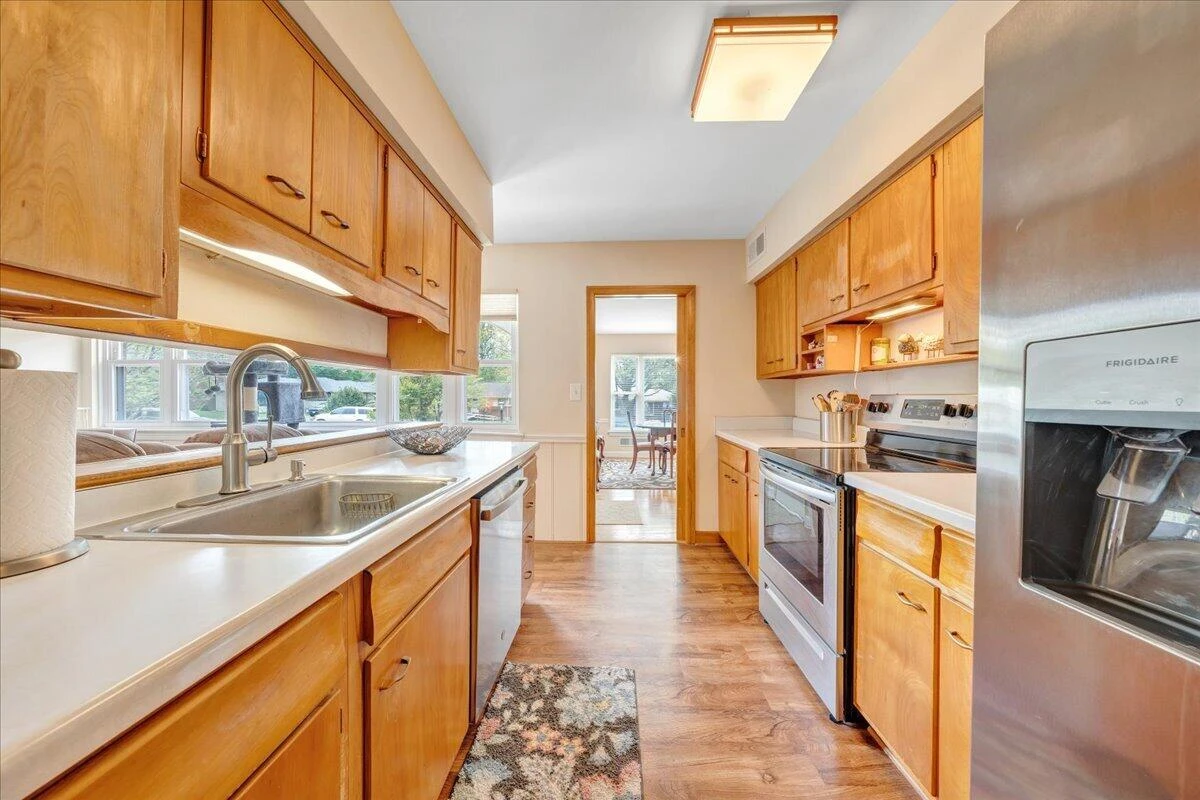 2716 Deerfield RD SW - Photo 4