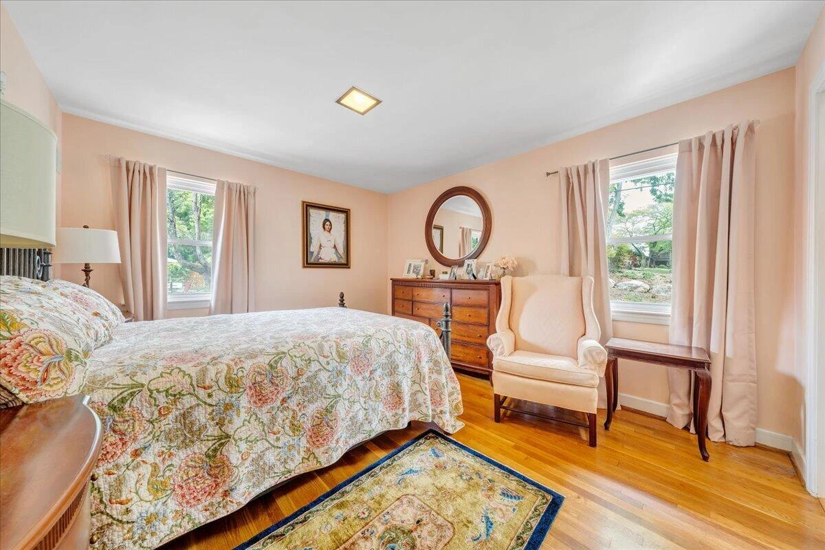 2716 Deerfield RD SW - Photo 8