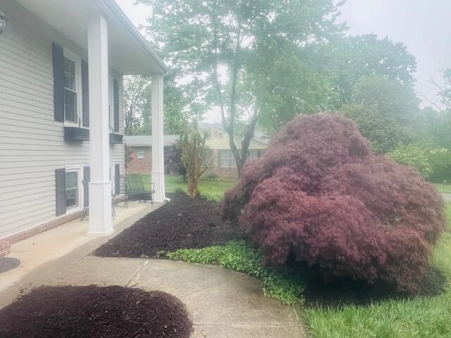 1365 Lilac LN - Photo 2