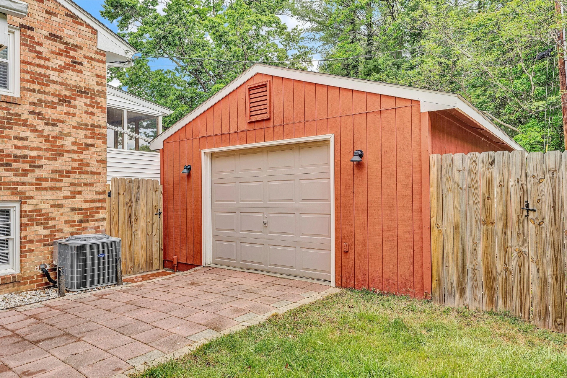 3166 Galloway DR - Photo 32
