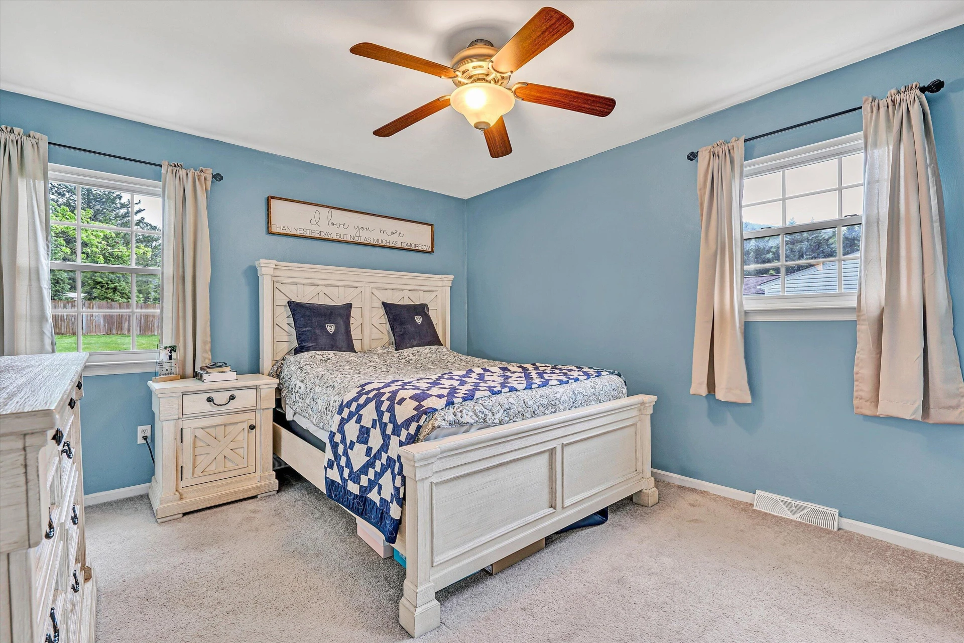 52 Hillview DR - Photo 18
