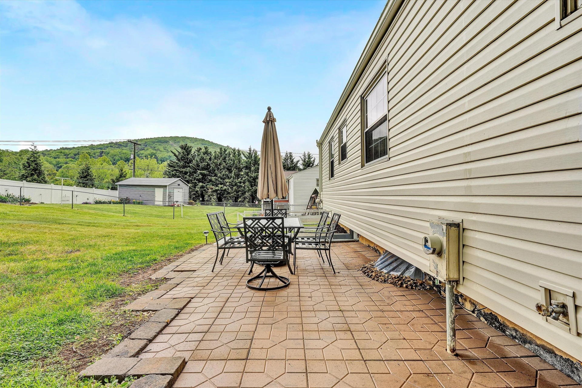 52 Hillview DR - Photo 33