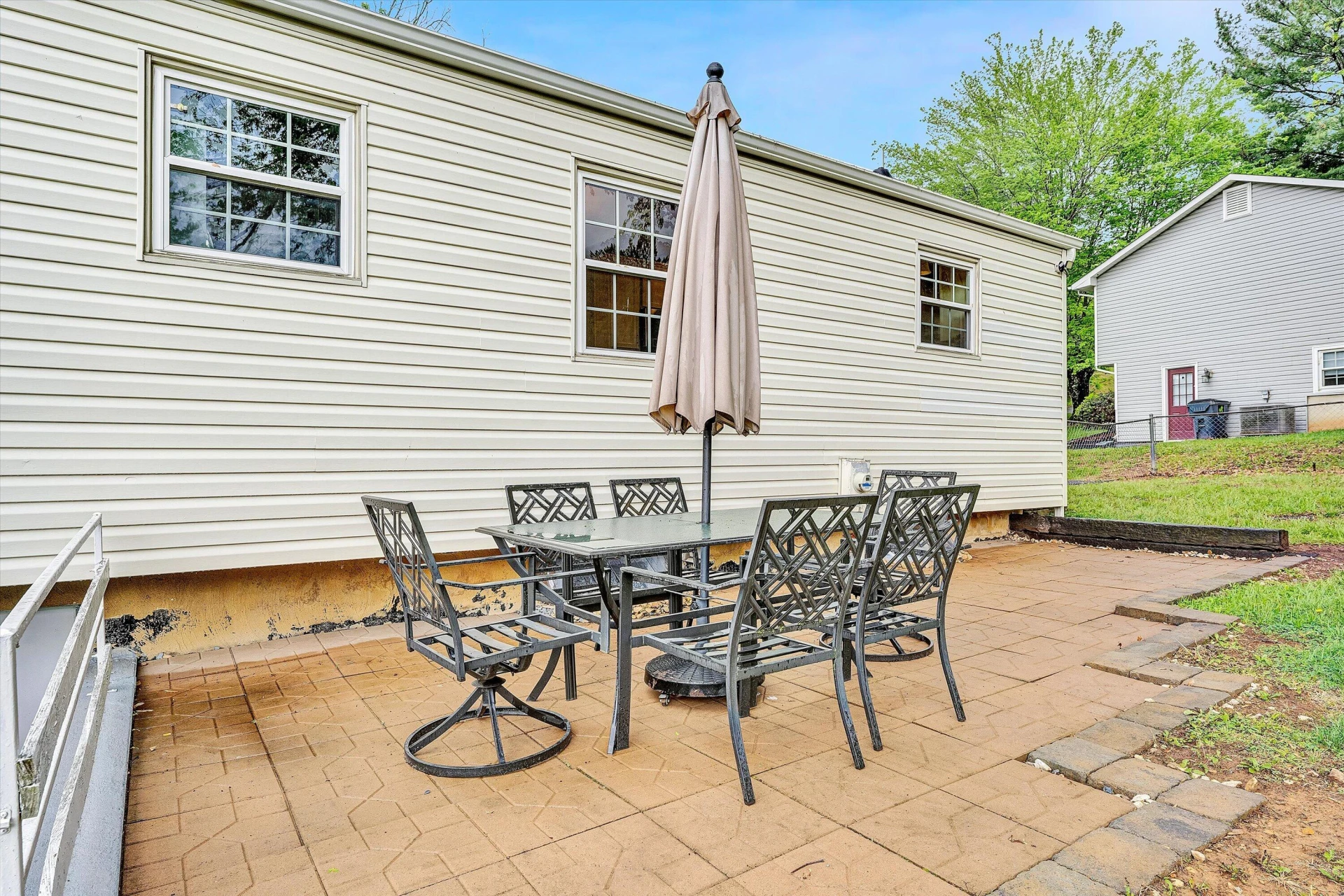 52 Hillview DR - Photo 34