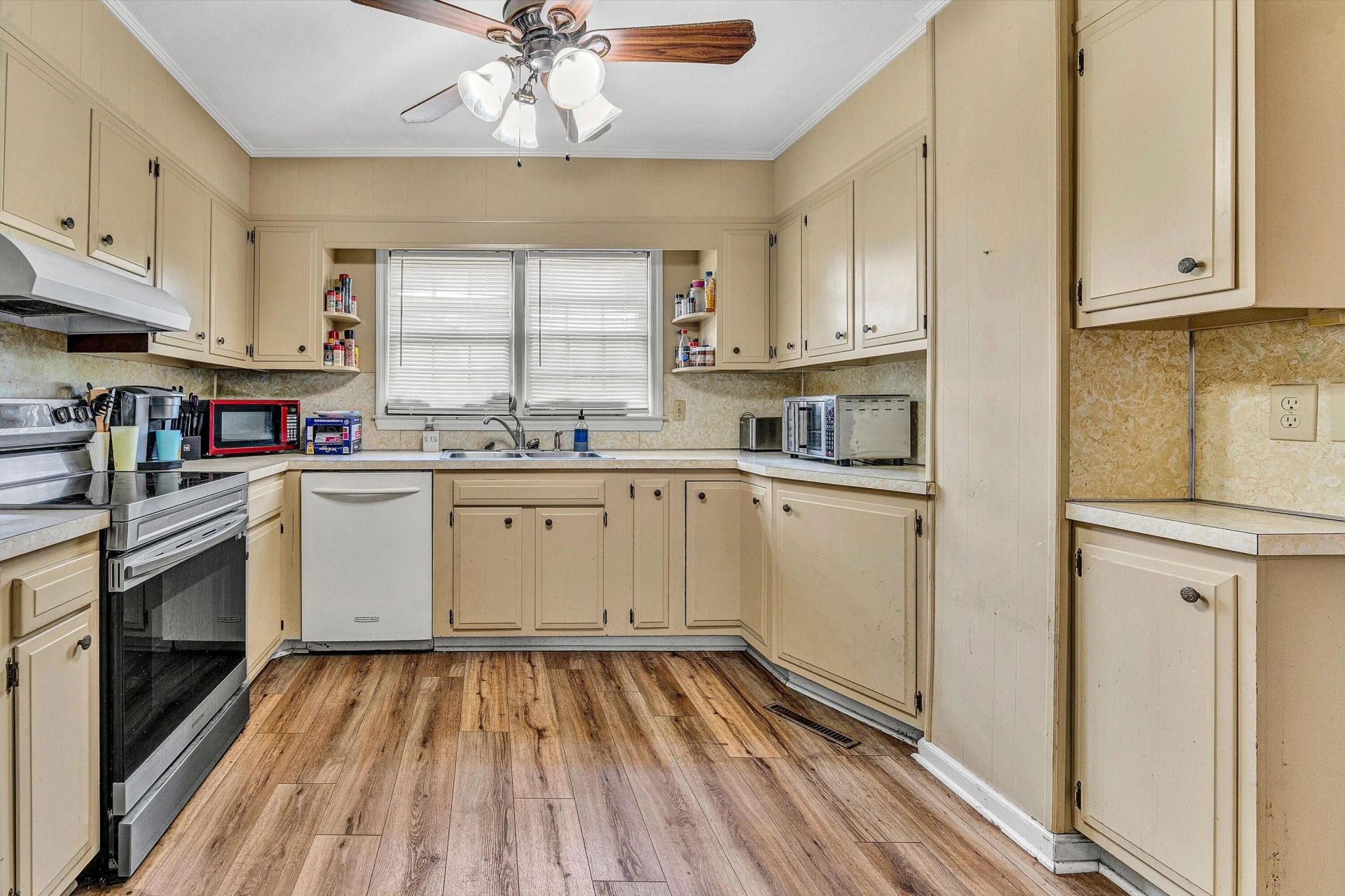 200 Montview AVE - Photo 10