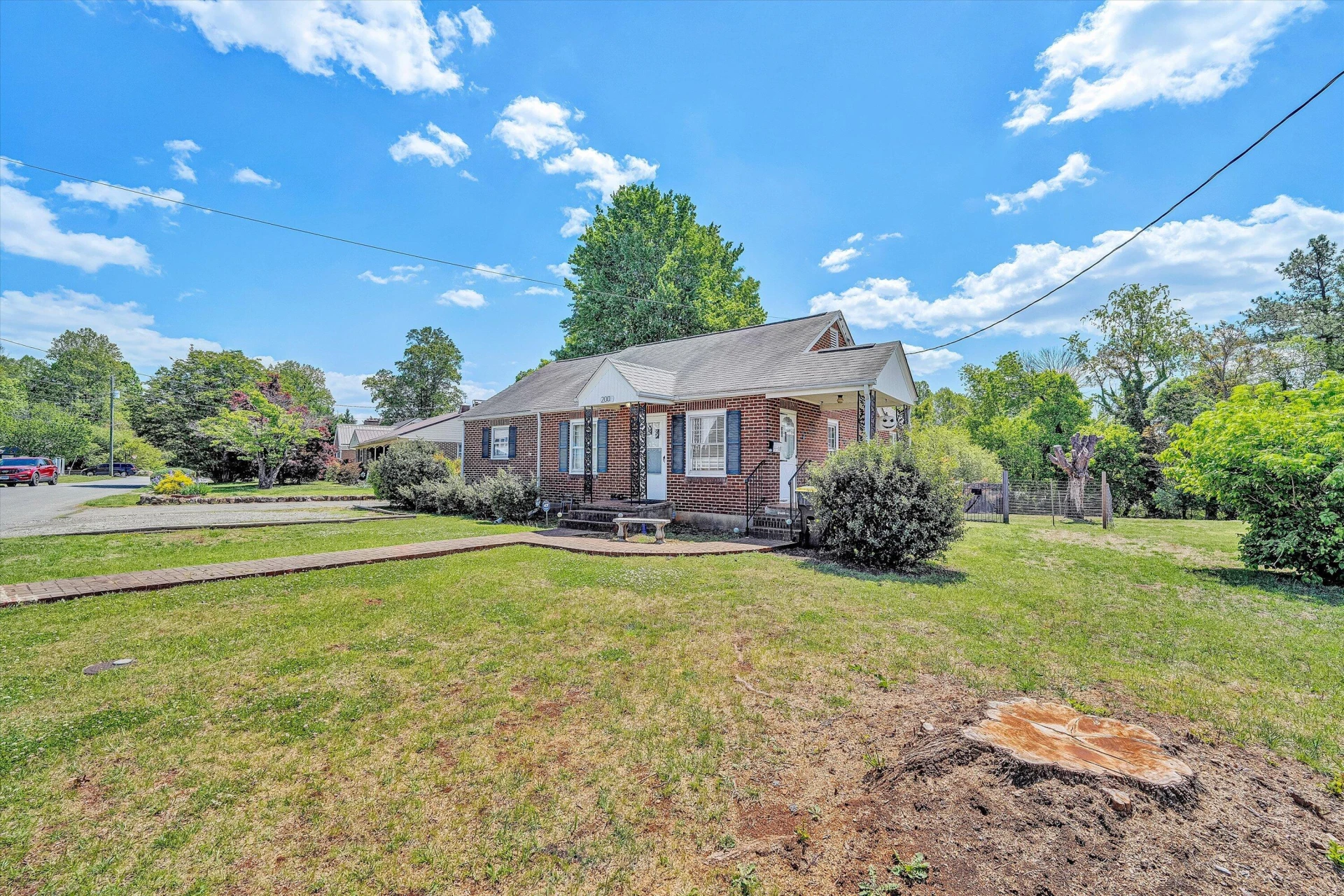 200 Montview AVE - Photo 3