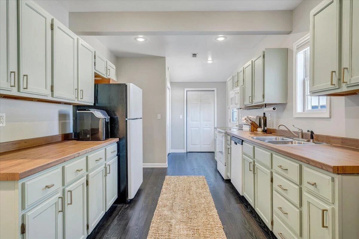 430 Tinker AVE - Photo 13