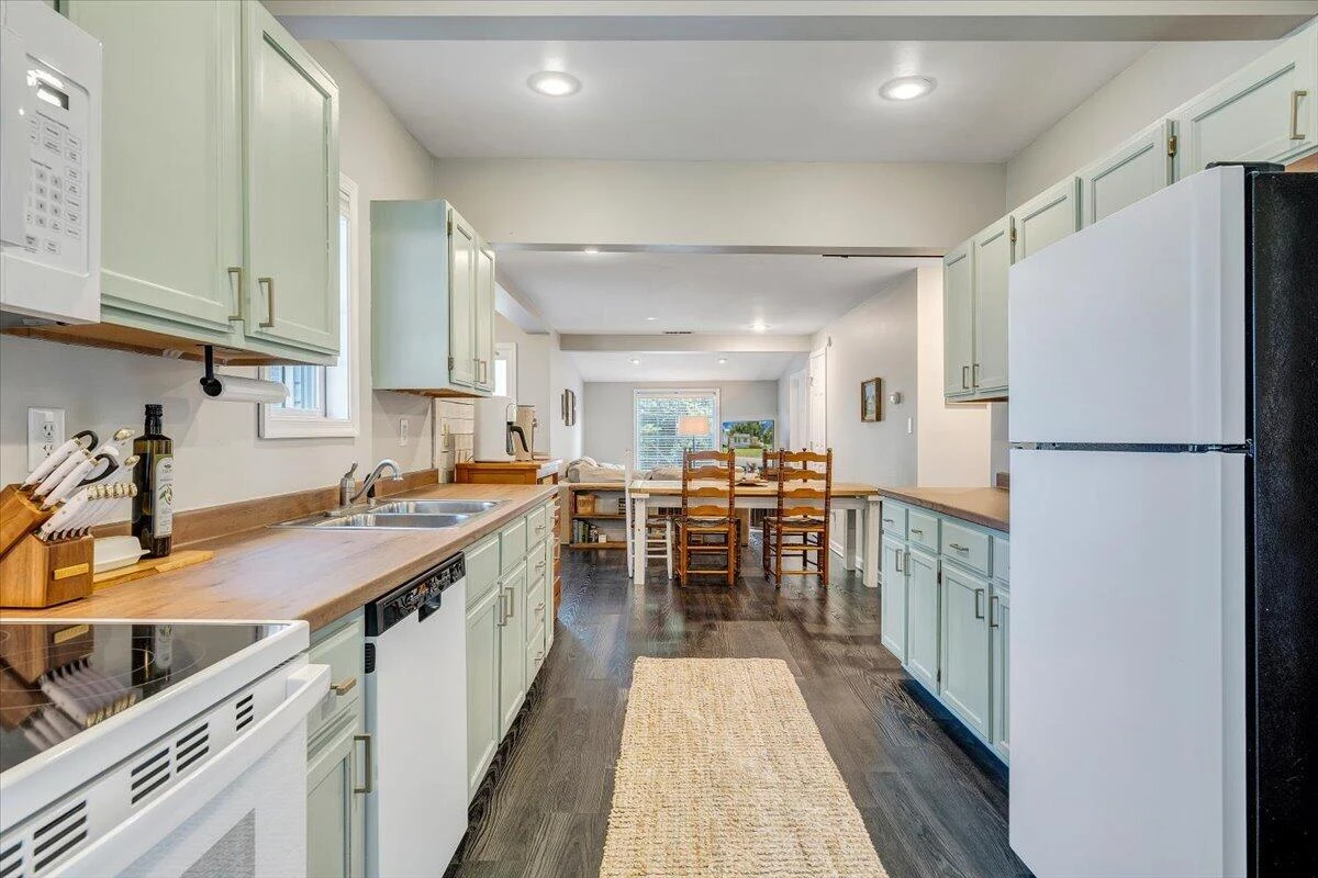430 Tinker AVE - Photo 15