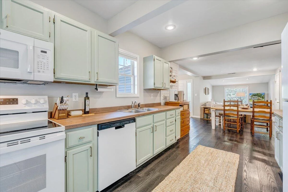 430 Tinker AVE - Photo 16