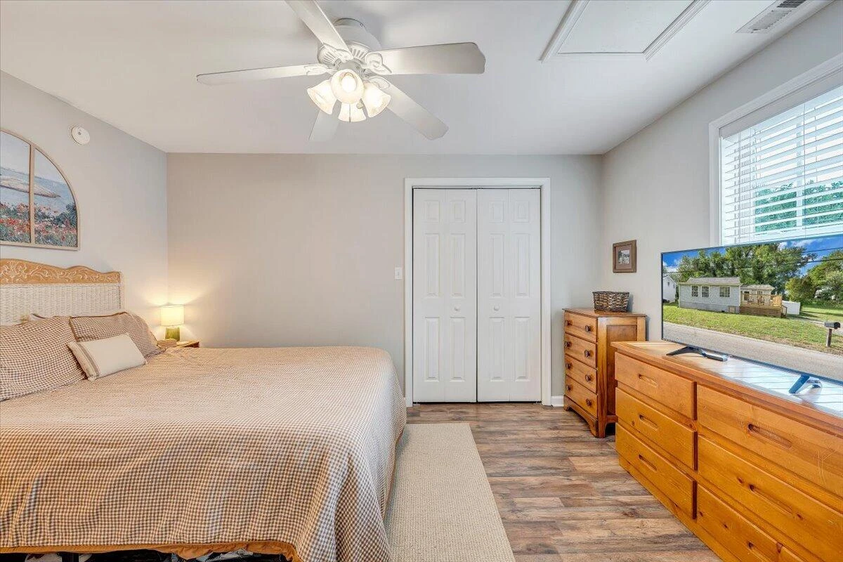 430 Tinker AVE - Photo 21