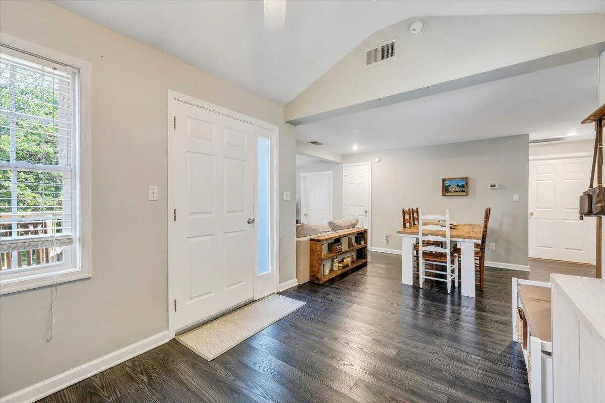 430 Tinker AVE - Photo 3