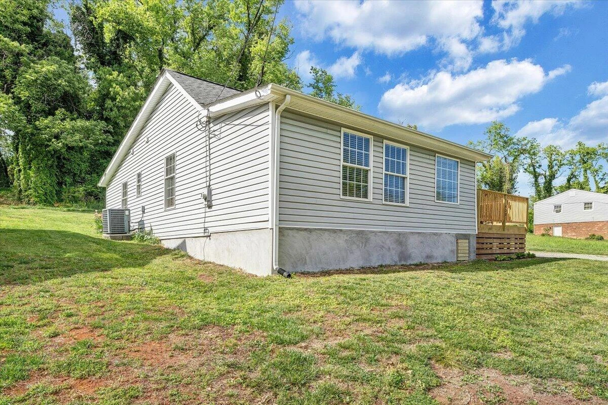 430 Tinker AVE - Photo 33