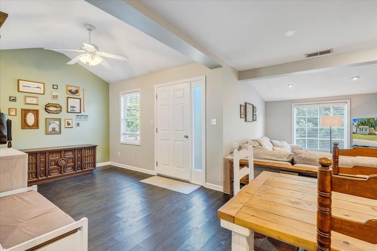430 Tinker AVE - Photo 5