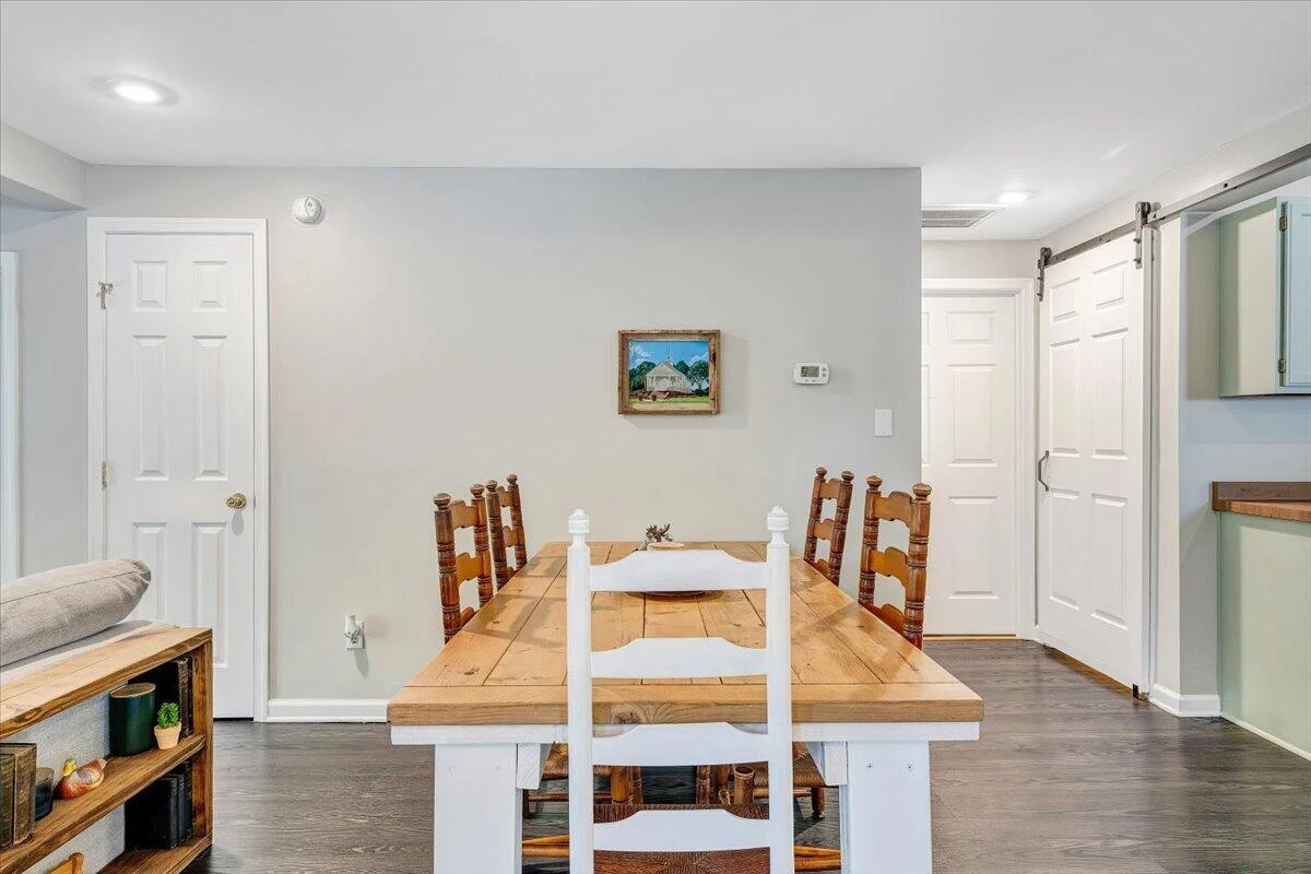 430 Tinker AVE - Photo 9