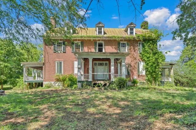 320 Huntington BLVD NE