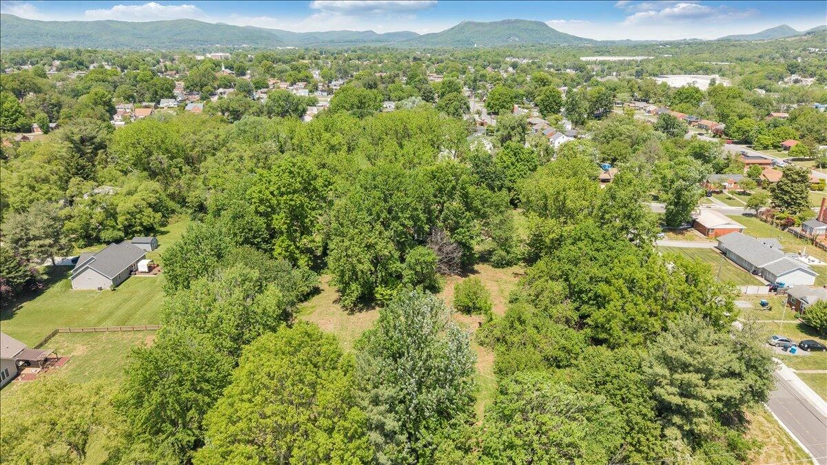 320 Huntington BLVD NE - Photo 29