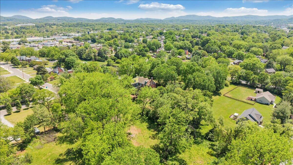 320 Huntington BLVD NE - Photo 31