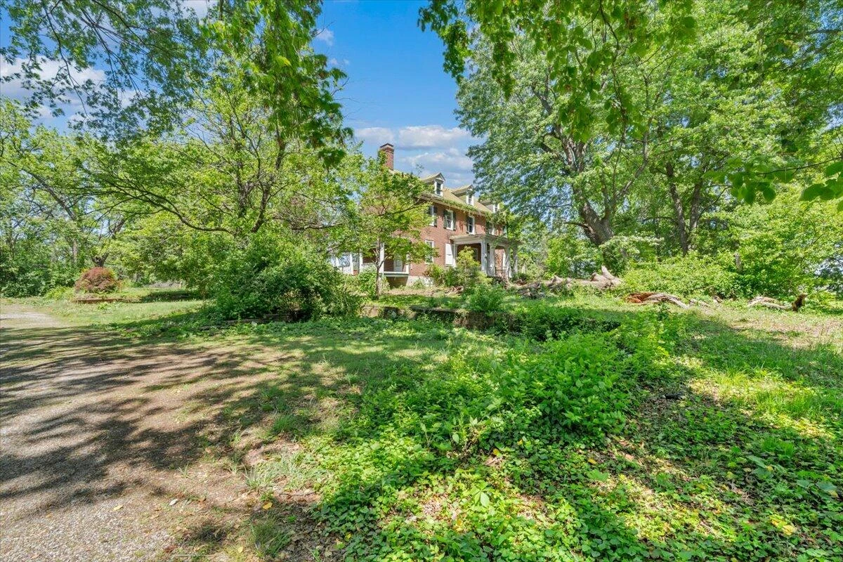 320 Huntington BLVD NE - Photo 8