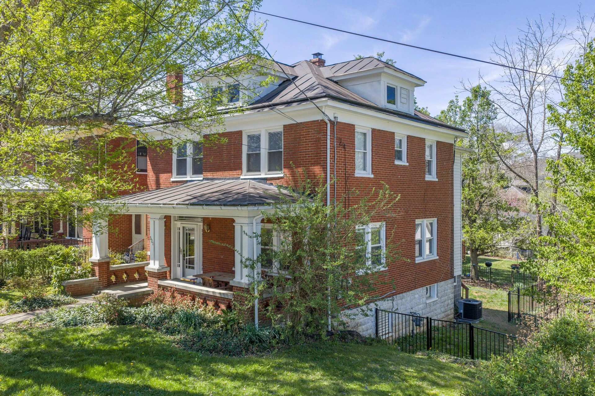 521 S Main ST