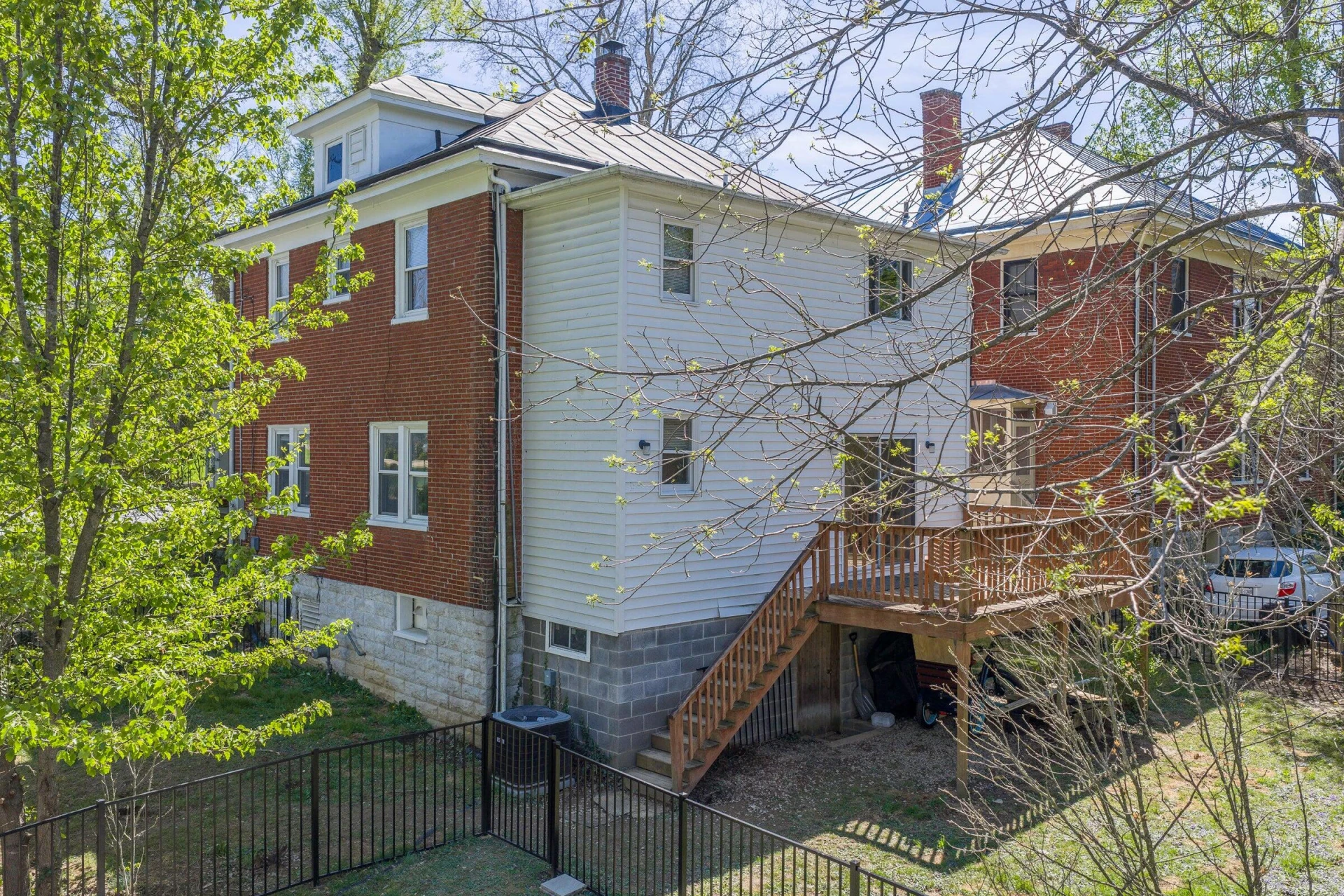 521 S Main ST - Photo 8