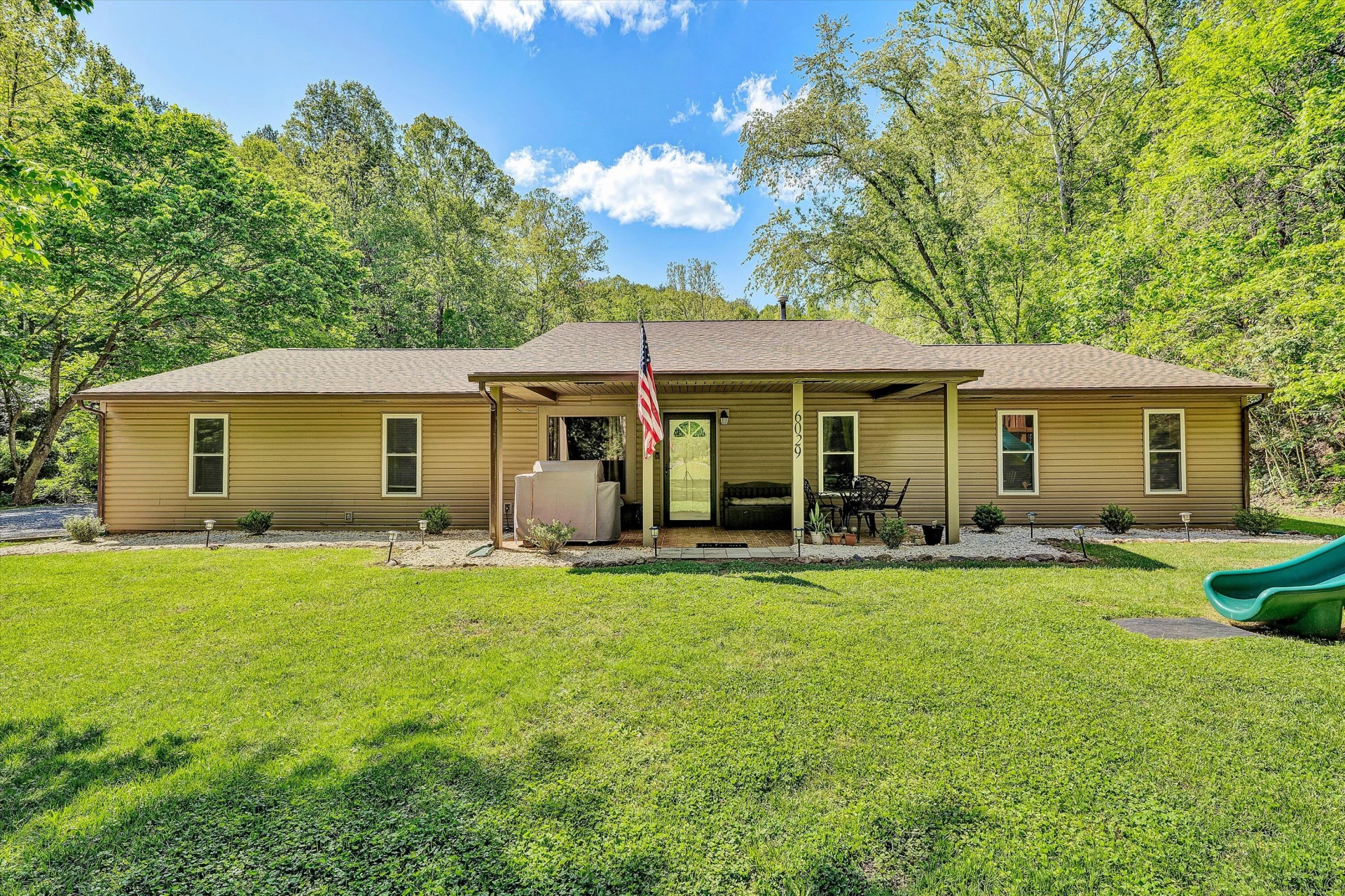 6029 Twelve Oclock Knob RD