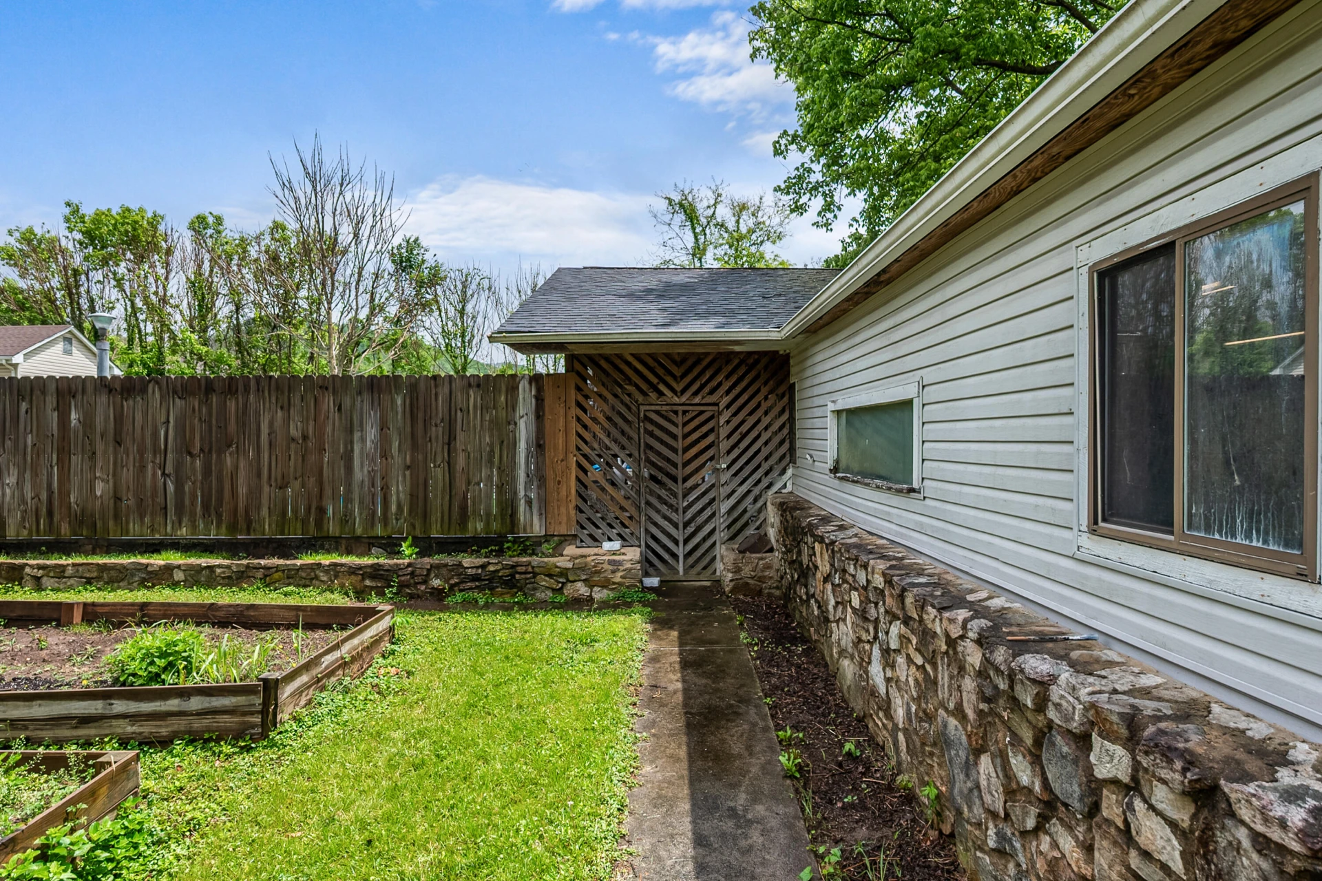 9151 Roanoke RD - Photo 25