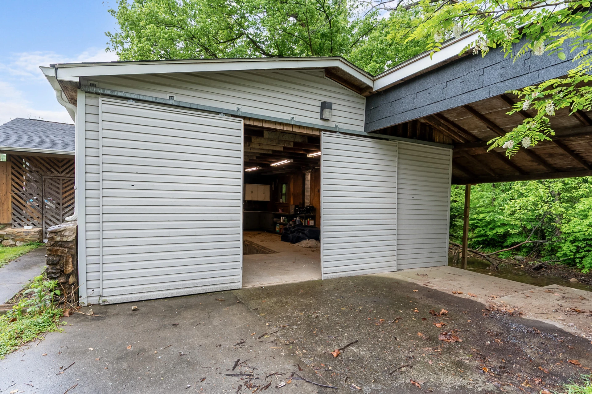 9151 Roanoke RD - Photo 30