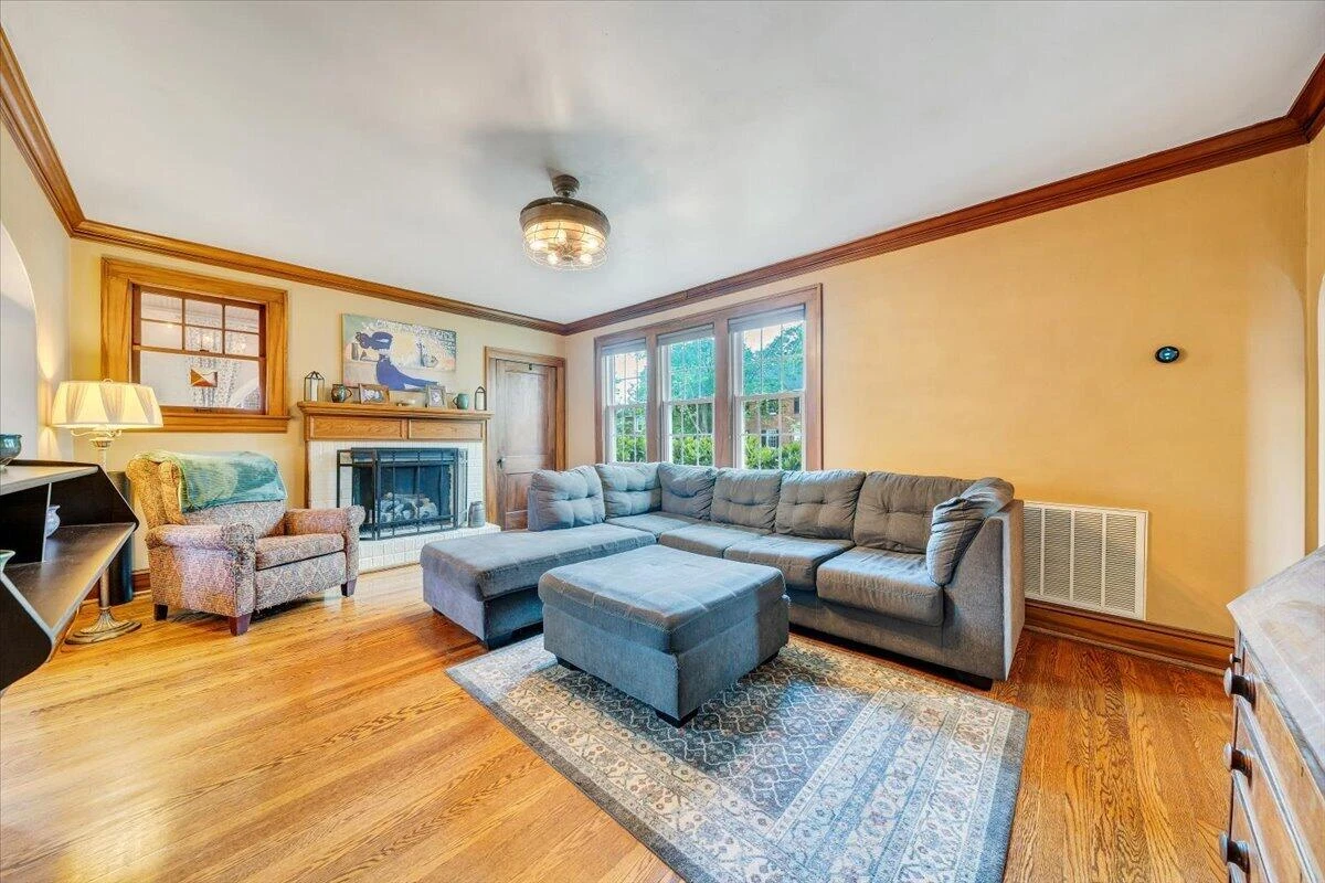 1806 Warrington RD SW - Photo 9