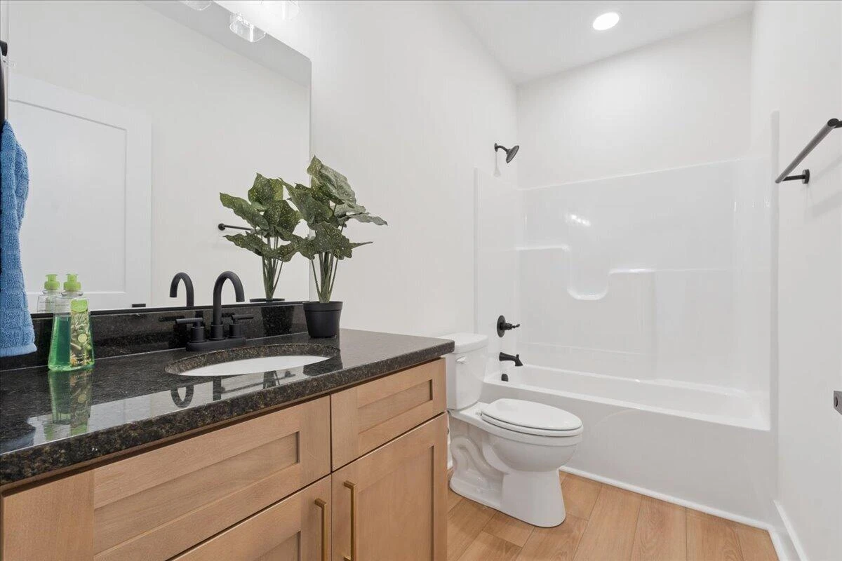1442 Hickory Cove LN - Photo 16