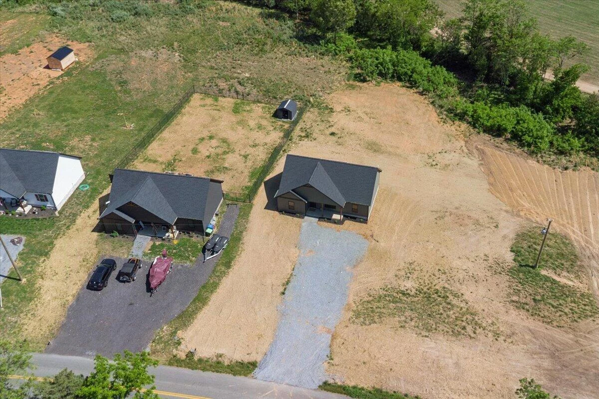 1442 Hickory Cove LN - Photo 30