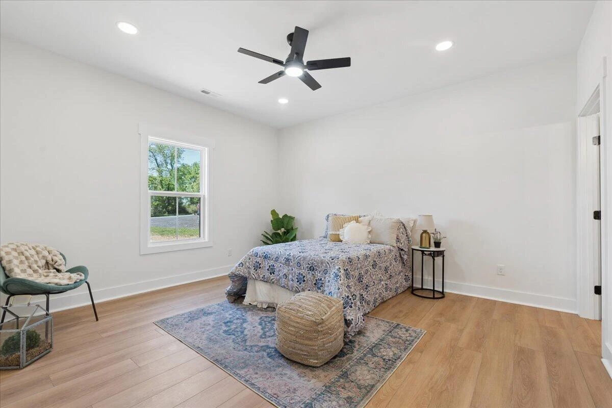 1442 Hickory Cove LN - Photo 4
