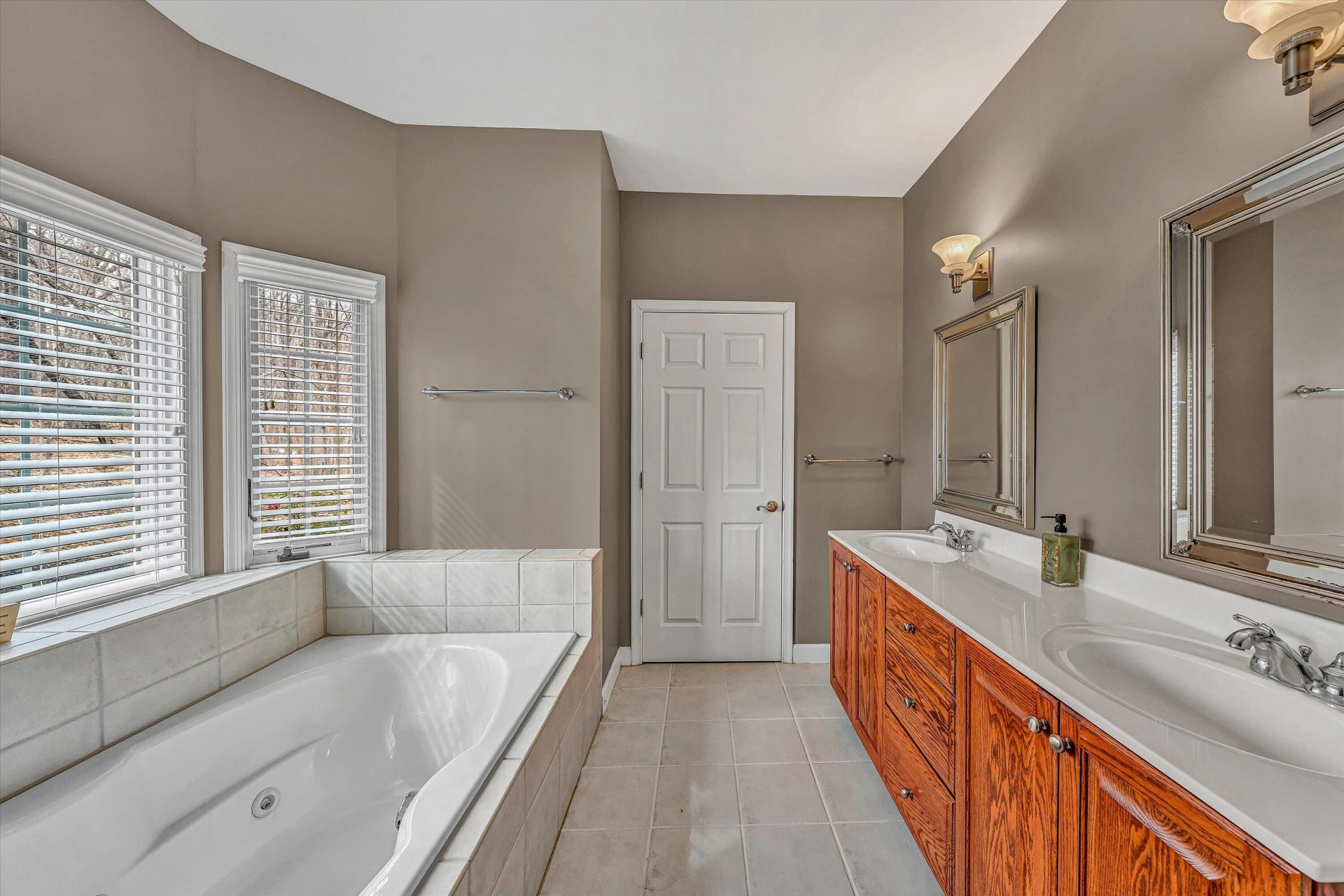 100 Waterside DR - Photo 21