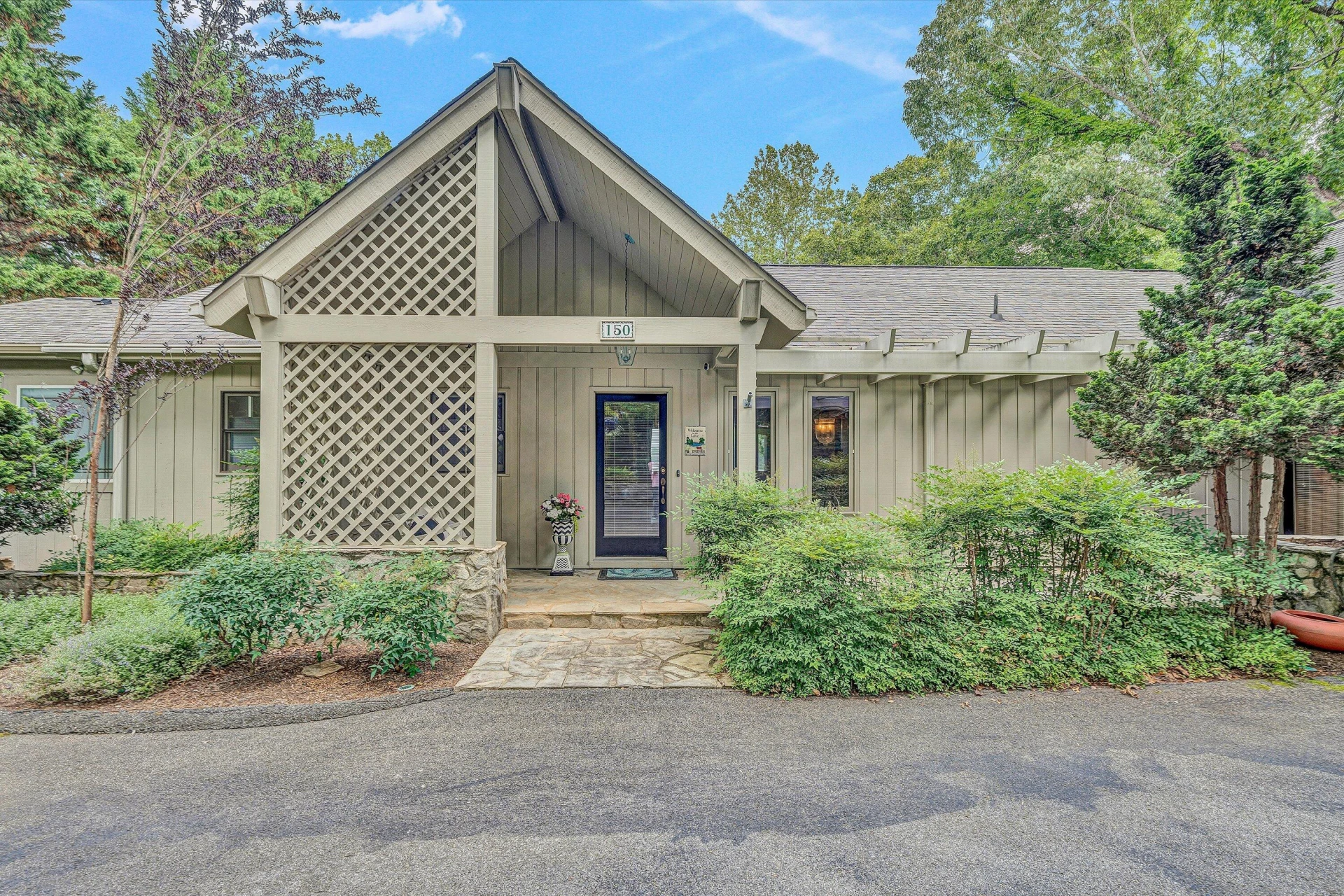 150 Providence LN - Photo 6