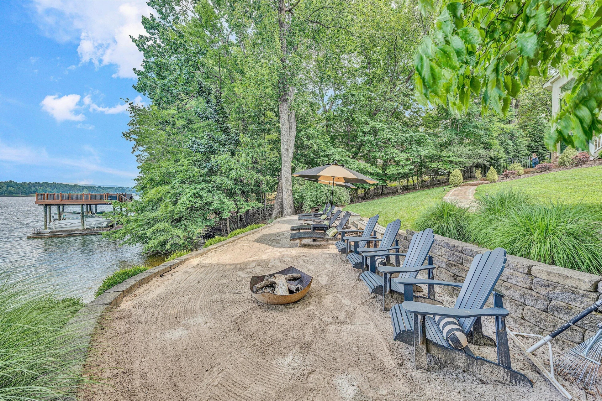 150 Providence LN - Photo 64