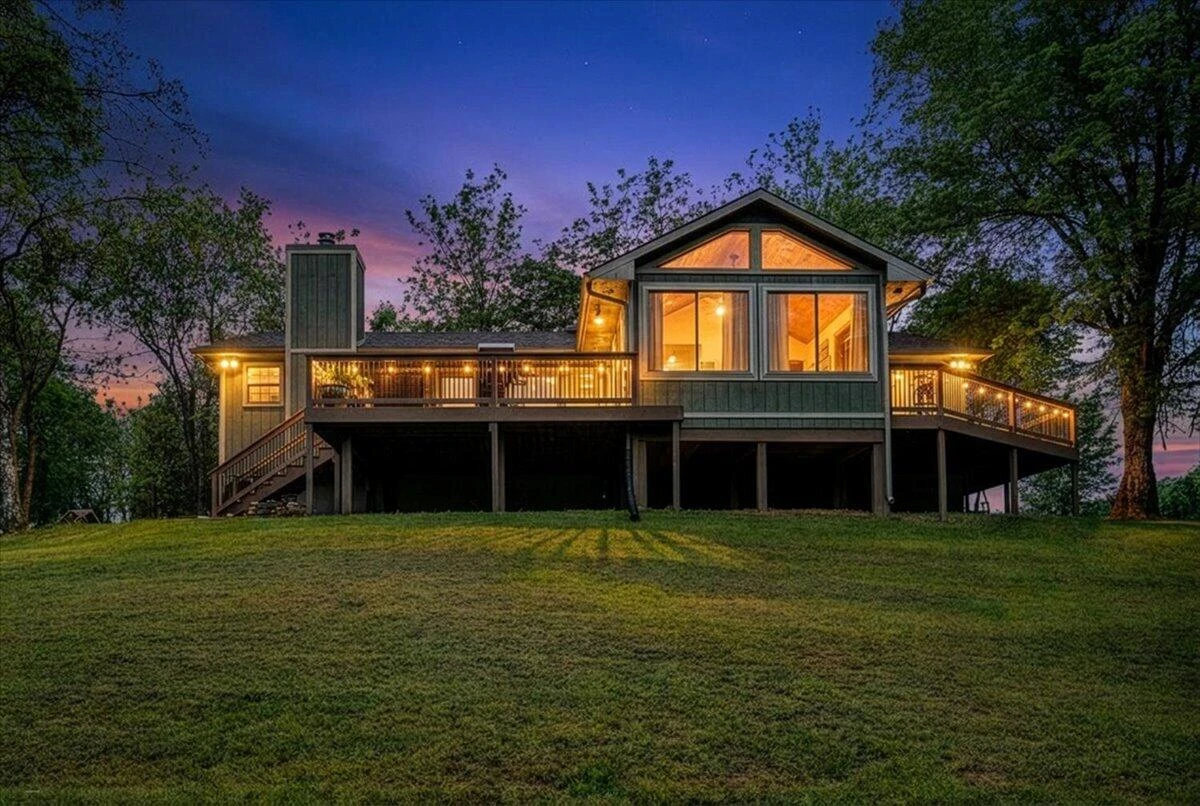 1299 Holiday CIR - Photo 2
