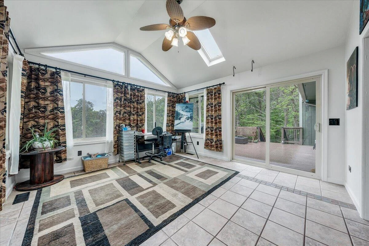 1299 Holiday CIR - Photo 22