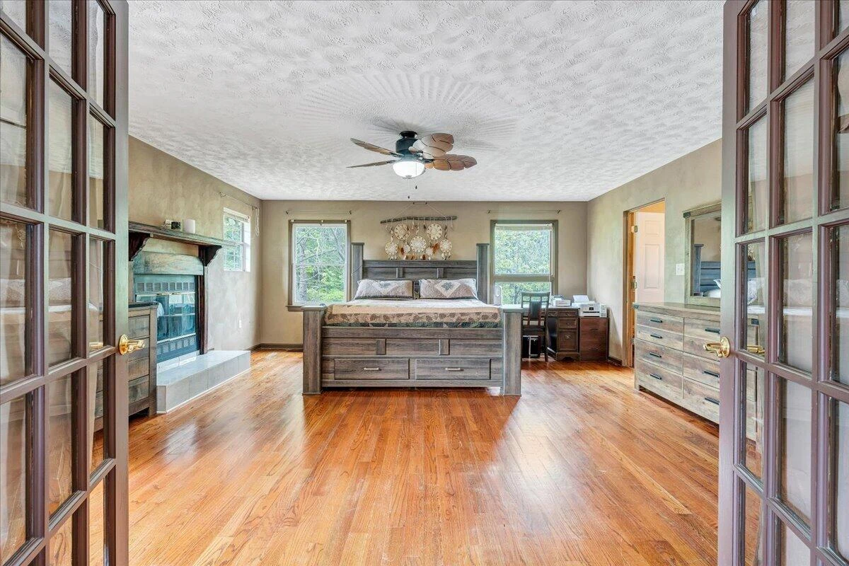 1299 Holiday CIR - Photo 29
