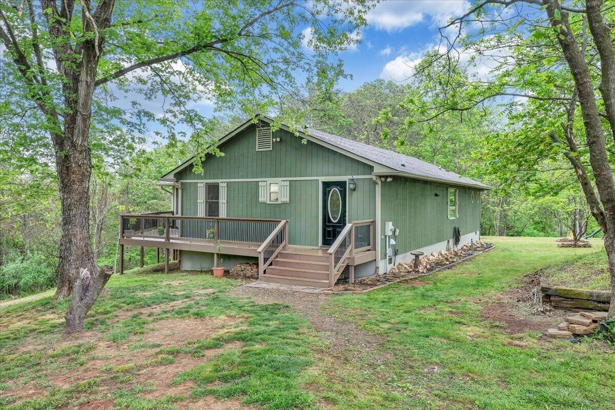 1299 Holiday CIR - Photo 3