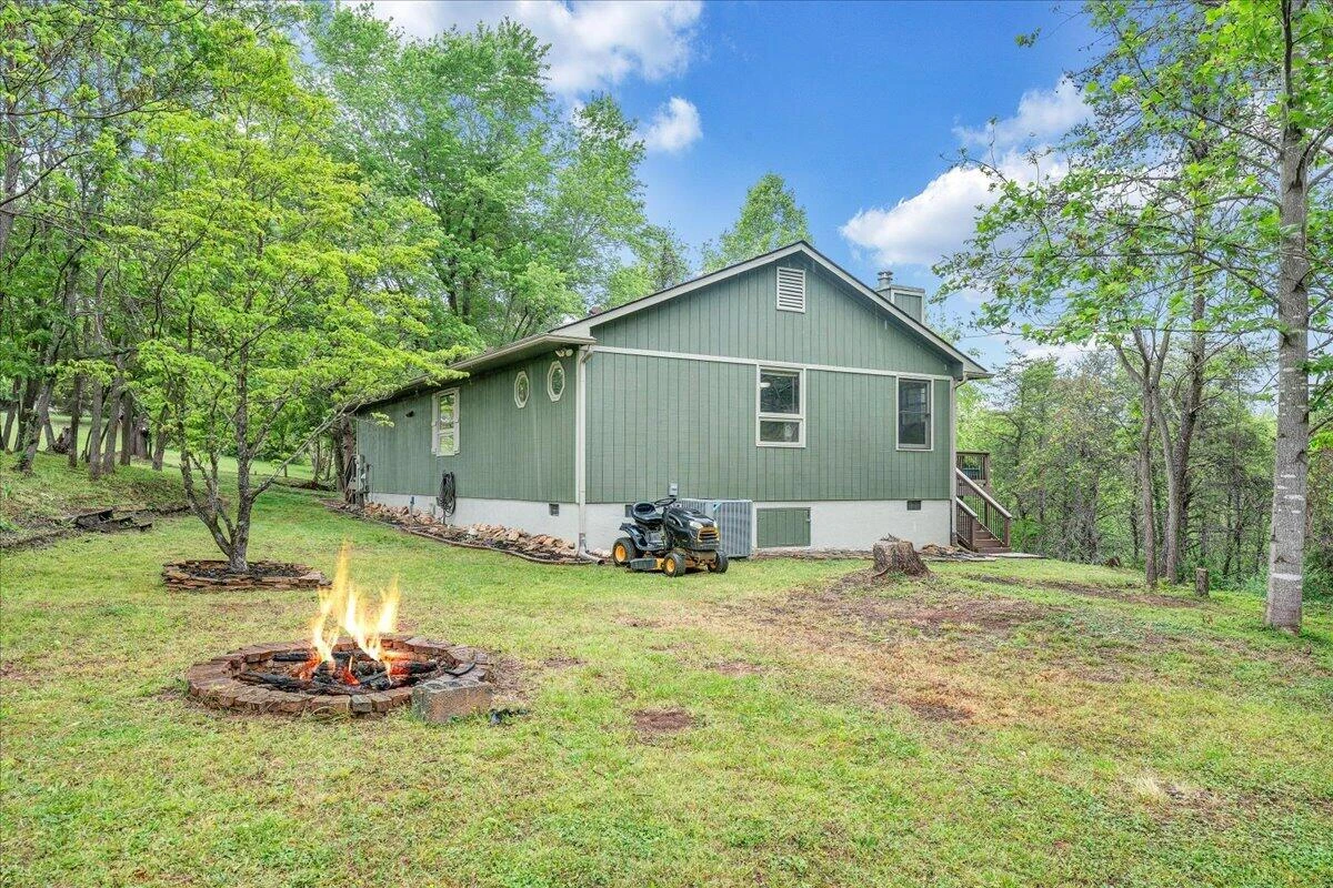 1299 Holiday CIR - Photo 55