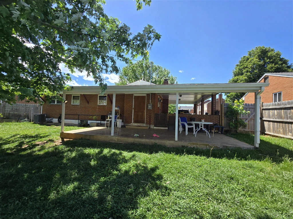912 Hemlock RD - Photo 3