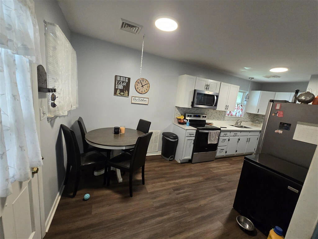 912 Hemlock RD - Photo 7
