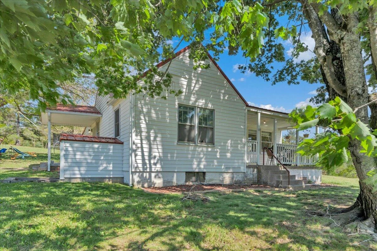 1932 Reesedale RD - Photo 2