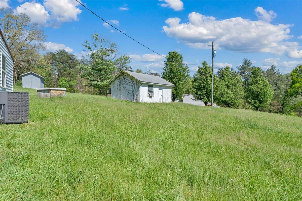 1932 Reesedale RD - Photo 27